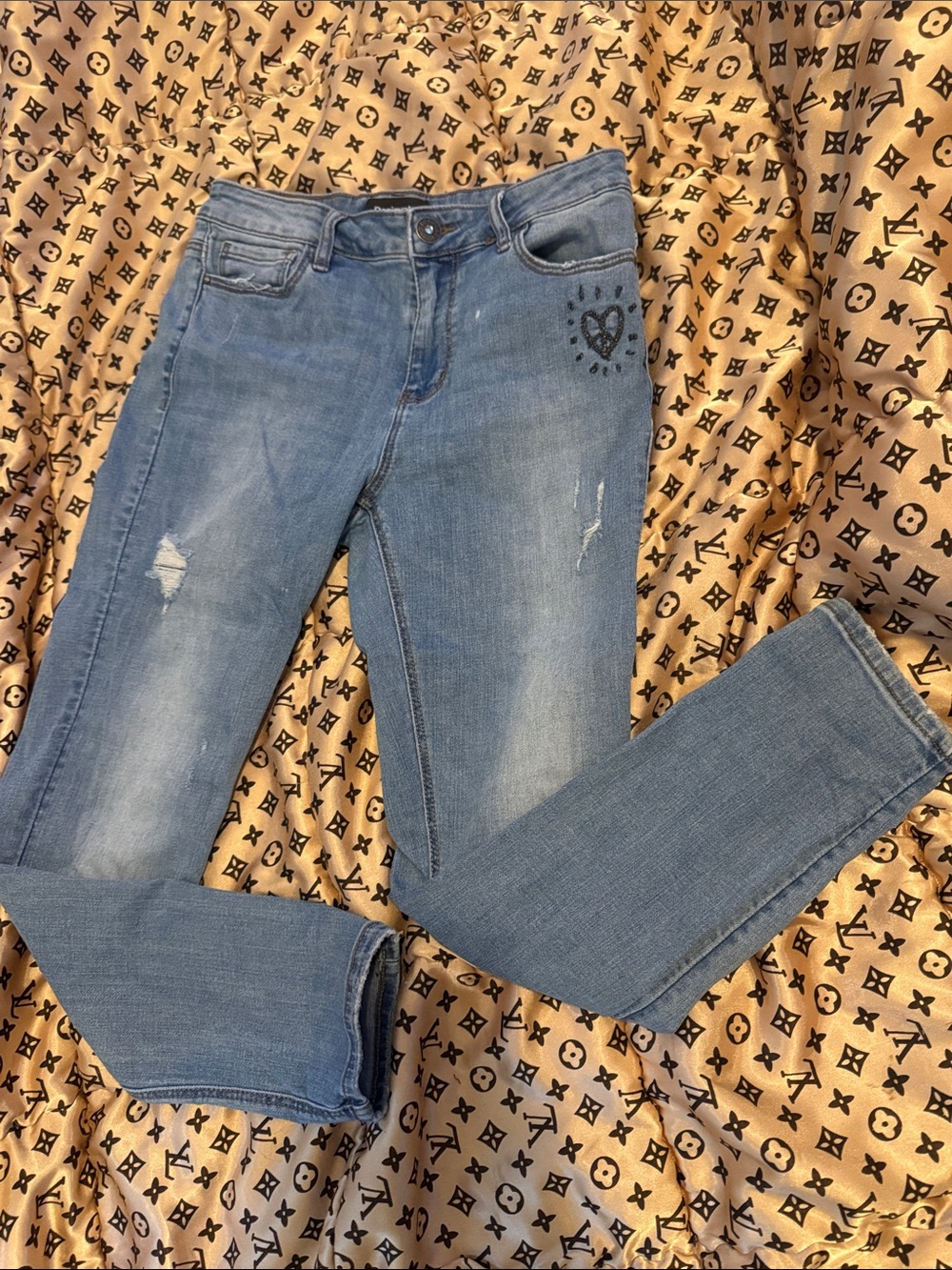 Desigual size 30 skinny Blue Women’s Distressed Jeans with Heart Detail